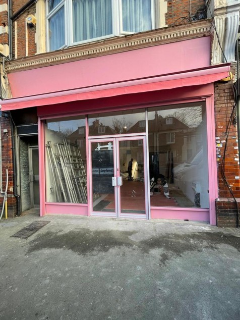 Aluminium Shopfronts service uk
