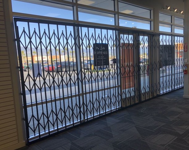 Heavy-Duty Scissor Gates uk
